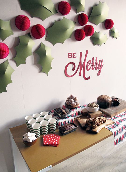 30 Awesome Christmas Wall Decor Ideas